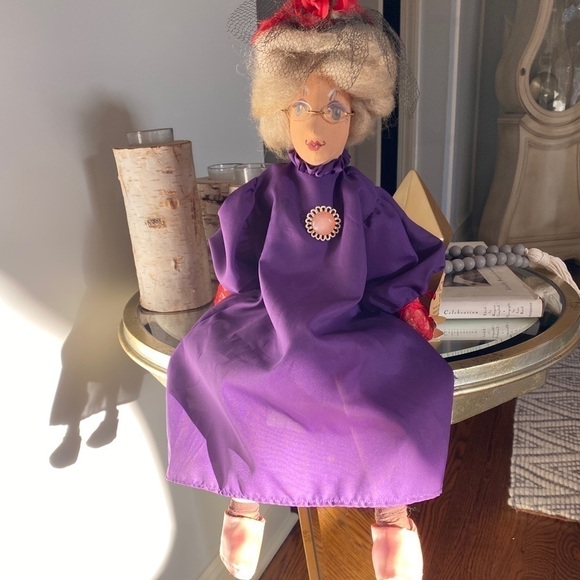 ♥️RED HAT SOCIETY Victoria’s Button Handmade Doll Red Purple - Picture 4 of 8
